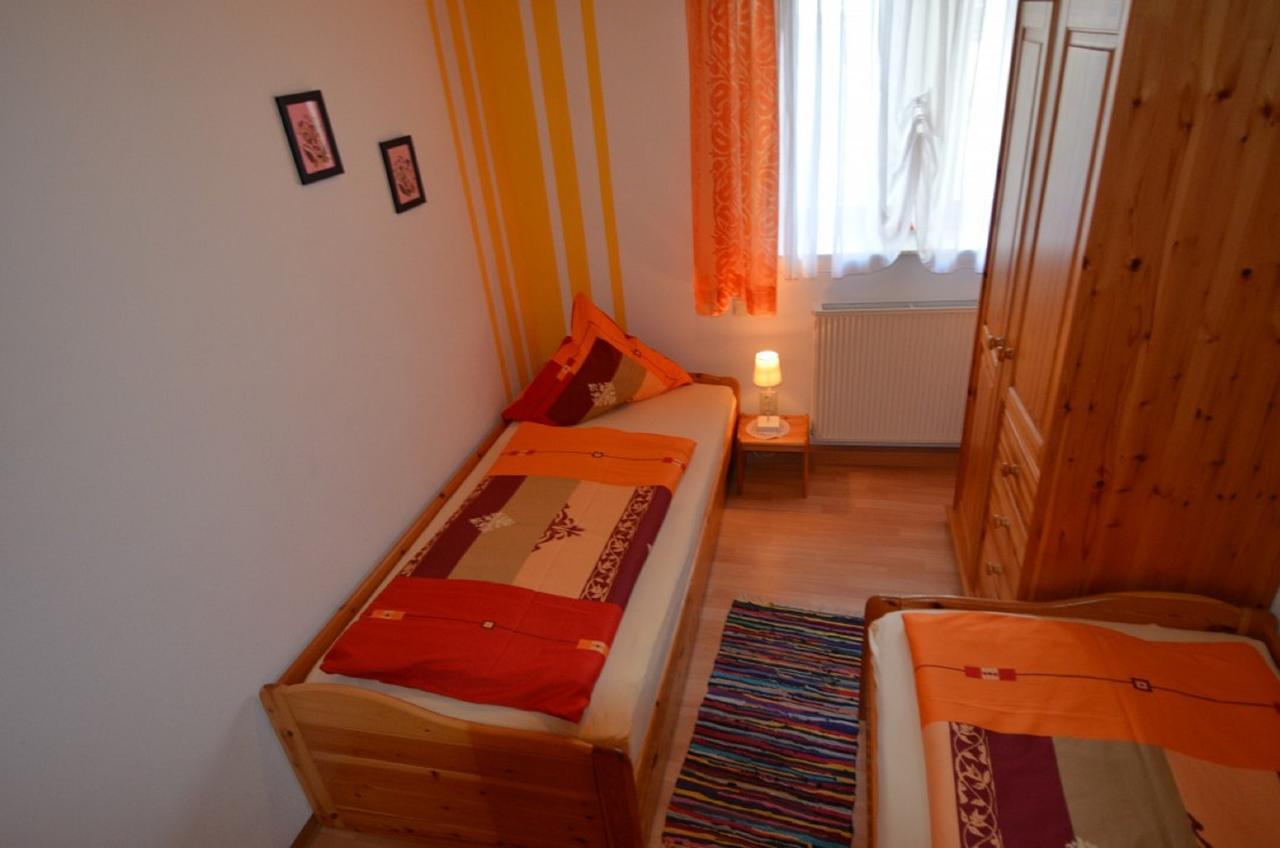 Teubner Apartment *